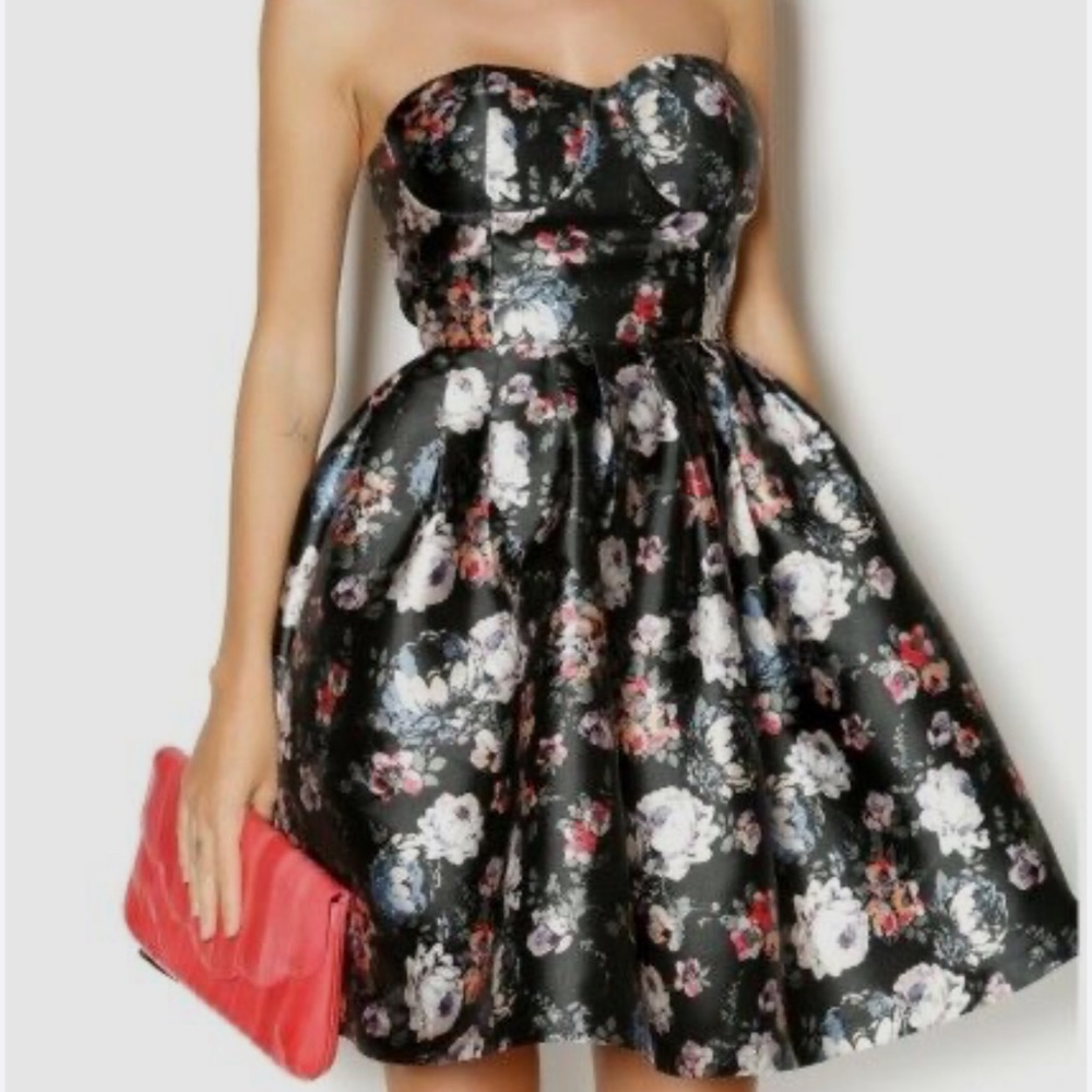 Gracia Women’s sweetheart strapless party dress